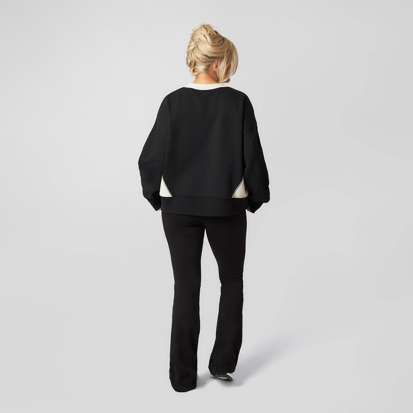 Pepper Girls Club Contrast Crew Neck Sweater - Black