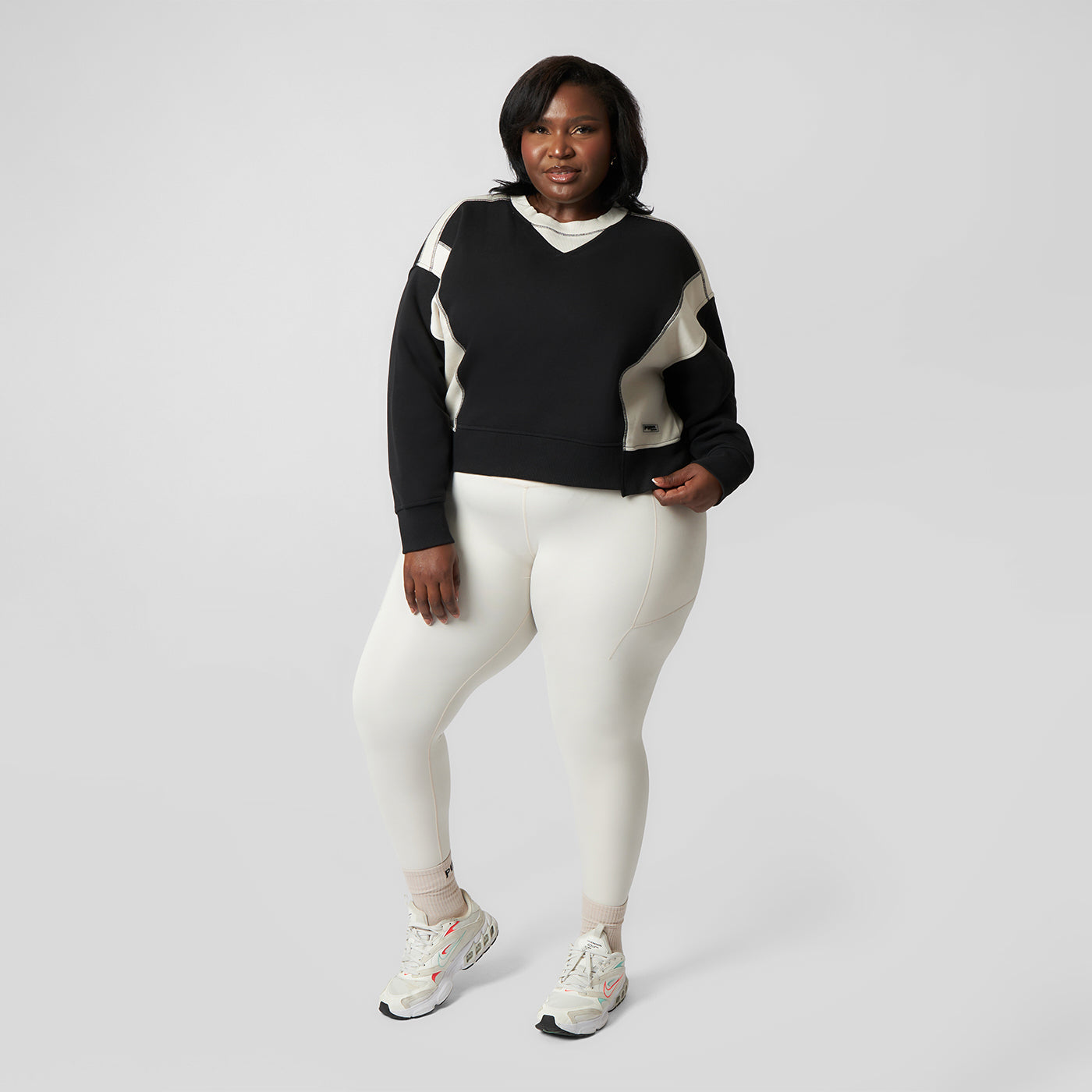 Pepper Girls Club Contrast Crew Neck Sweater - Black