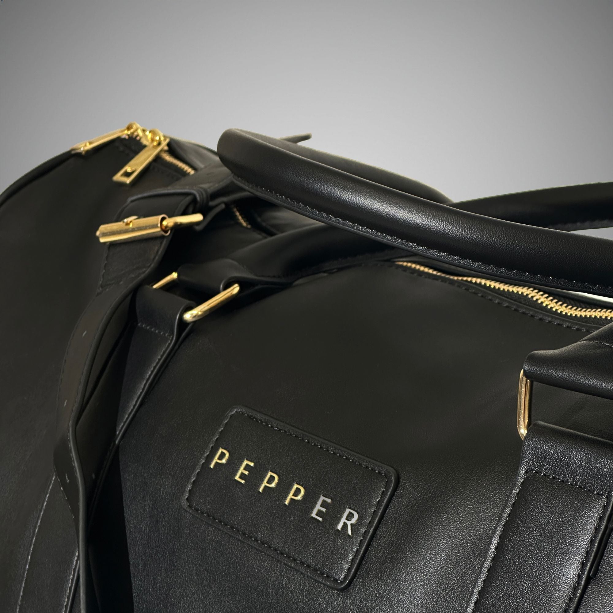 Travel Bag Black - Detail Close Up